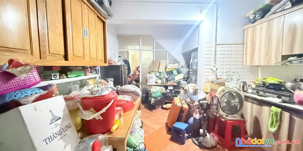 Bán nhà thịnh hào 1. đống đa. dt 62m2. mt 3.2m. 4 tầng. giá 12.7 tỷ.