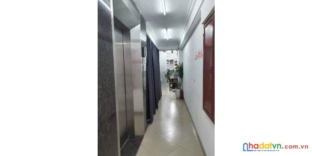 Bán nhà mặt phố đông các. đống đa. lô góc. ô tô. vỉa hè. thang máy. dt 80m2. giá 36.5 tỷ.