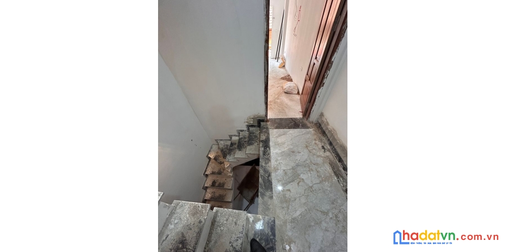 Bán nhà nguyễn ngọc vũ. cầu giấy. 6 tầng thang máy. dt 45m2. mt 4.5m. giá 15.9 tỷ