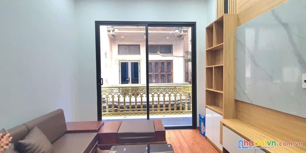 Bán nhà bạch đằng. hoàn kiếm. 5 tầng thang máy. ô tô. dt 42m2. mt 3.5m. giá 14.7 tỷ
