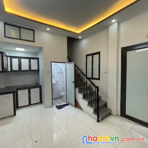 Bán nhà 3 tầng ở phố đông thiên, lĩnh nam