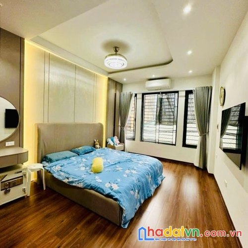 Bán nhà phố thanh nhàn, hai bà trưng 40m, 5 tầng. giá: 11.6 tỷ