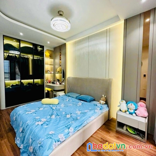 Bán nhà phố thanh nhàn, hai bà trưng 40m, 5 tầng. giá: 11.6 tỷ