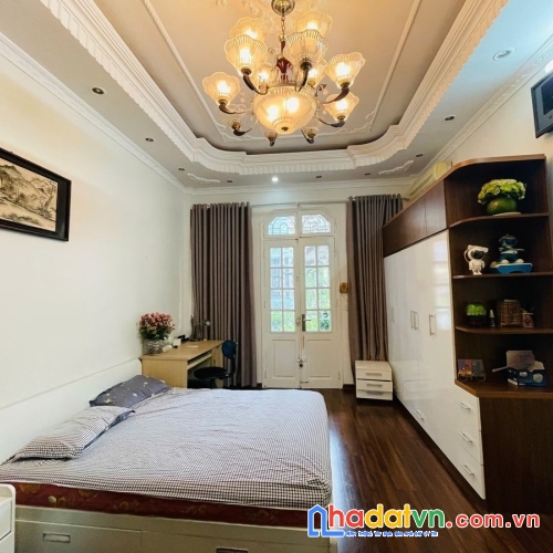 Bán nhà mặt phố nguyễn tư giản. hoàn kiếm. ô tô. dt 70m2. mt 4m. 6 tầng. giá 22.4 tỷ