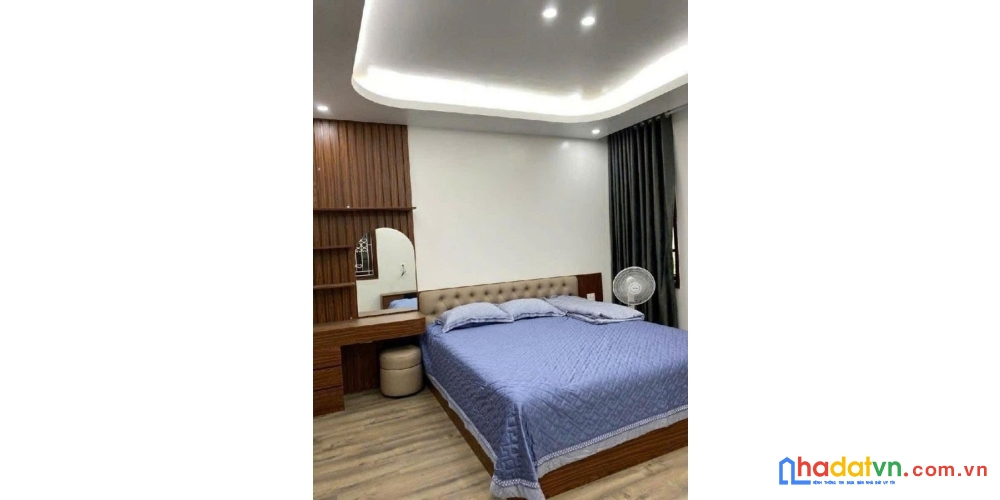 Bán nhà lạc long quân. cầu giấy. ô tô. dt 51m2. mt 5.1m. 5 tầng. giá 15.1 tỷ.
