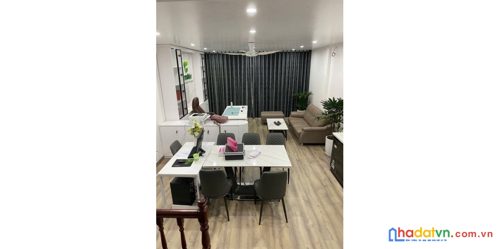 Bán nhà lạc long quân. cầu giấy. ô tô. dt 51m2. mt 5.1m. 5 tầng. giá 15.1 tỷ.