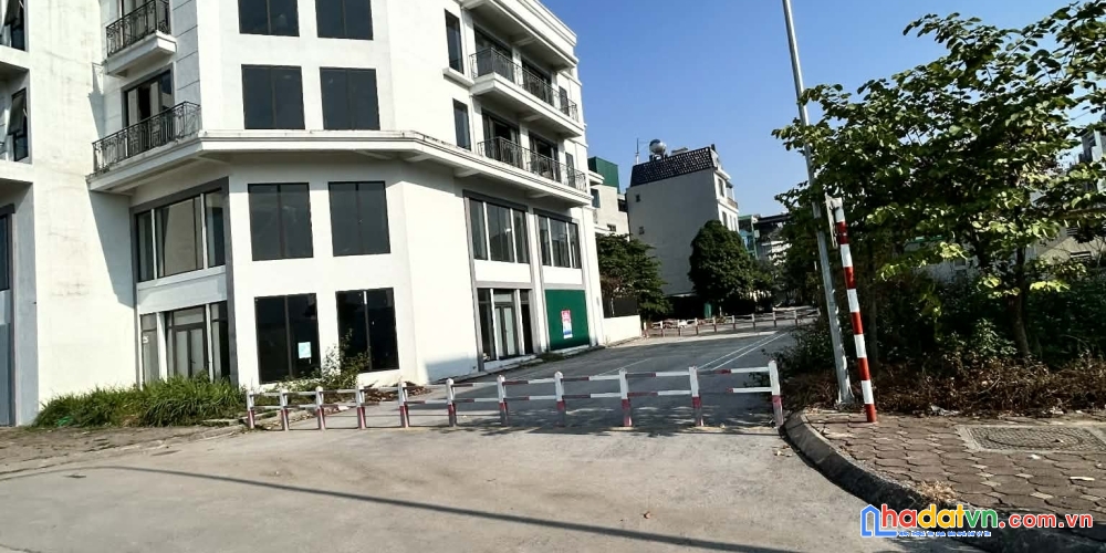 Bán nhà nguyên căn 2 mặt phố 5 tầng mặt phố nguyễn mậu tài kinh doanh tốt,đầu tư tiềm năng