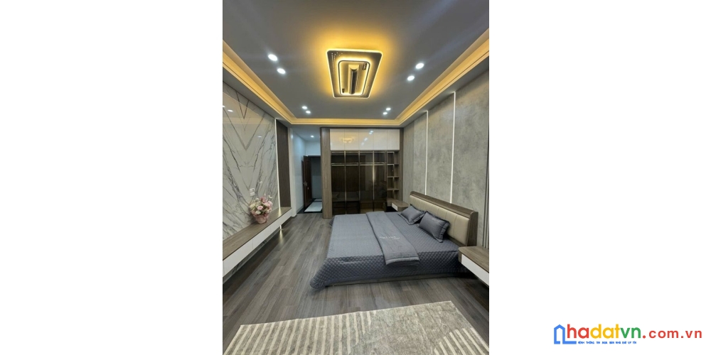 Bán nhà kim giang. hoàng mai. 7 tầng thang máy. ô tô. dt 40m2. mt 4m. giá 15.1 tỷ