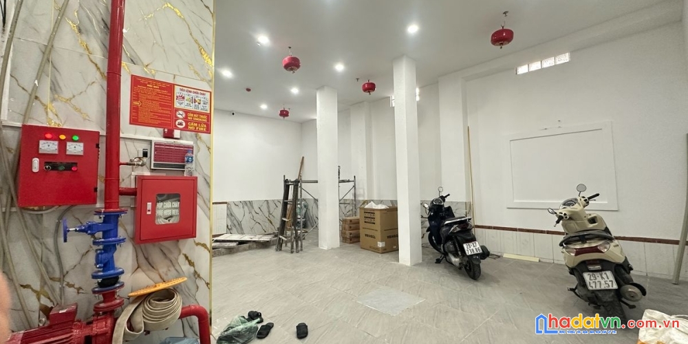 Bán nhà định công thượng. hoàng mai. thang máy. ô tô. dt 60m2. mt 8.8m. giá 16.7 tỷ