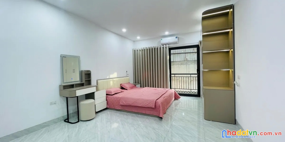 Bán nhà võ thị sáu. hai bà trưng. dt 64m2. mt 6m. 3 tầng. giá 12.5 tỷ.