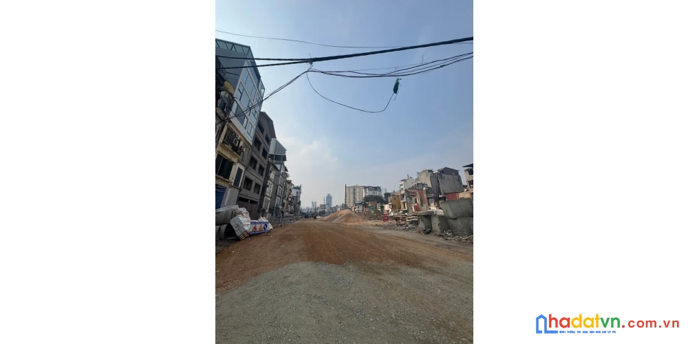 Bán nhà nguyễn phúc lai. đống đa. ô tô. dt 61m2. mt 5m. 4 tầng. giá 35.5 tỷ