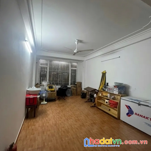 Bán nhà trần thái tông. cầu giấy. ô tô. vỉa hè. dt 52m2. mt 4m. 5 tầng. giá 32.2 tỷ