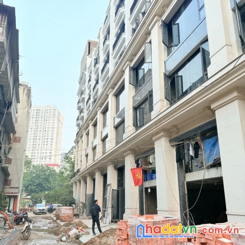 Bán nhà mặt phố chùa láng. đống đa. 10 tầng thang máy. ô tô. vỉa hè. dt 120m2. giá 98.8 tỷ