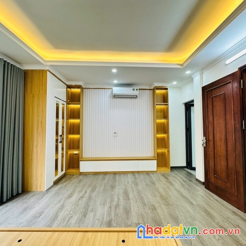 Bán nhà phố nguyễn chí thanh, đống đa 40m, 7 tầng, mt 4m. giá: 23 tỷ