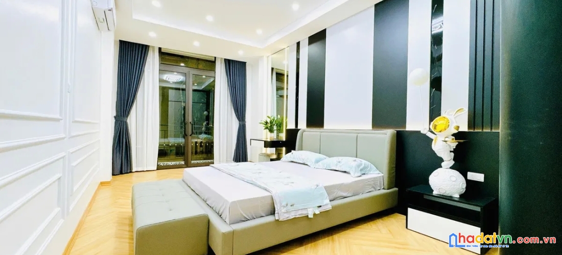 Bán nhà trần duy hưng. cầu giấy. thang máy. ô tô. dt 48m2. mt 3.8m. giá 16.4 tỷ