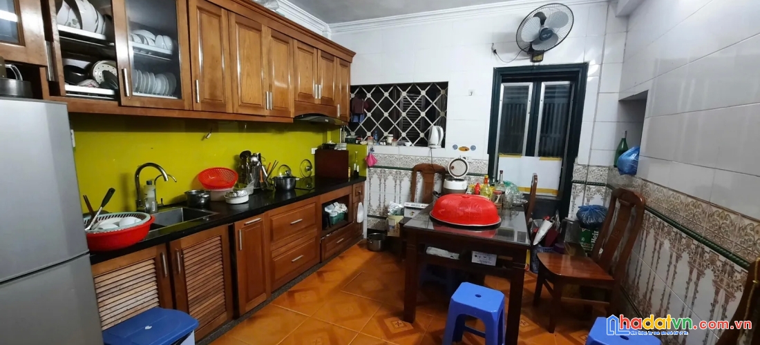 Bán nhà tô vĩnh diện. thanh xuân. lô góc. ô tô. dt 54m2. mt 6m. 4 tầng. giá 20.9 tỷ