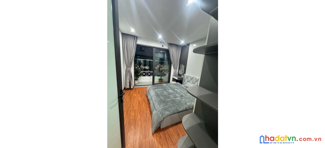 Bán nhà nguyễn chí thanh. đống đa. ô tô. dt 45m2. mt 4m. 5 tầng. giá 20.8 tỷ.