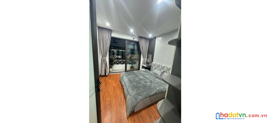 Bán nhà nguyễn chí thanh. đống đa. ô tô. dt 45m2. mt 4m. 5 tầng. giá 20.8 tỷ.