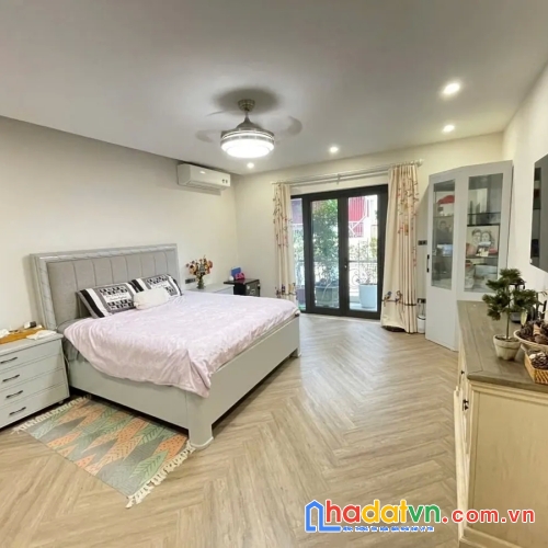 Bán nhà mặt phố quan nhân. thanh xuân. thang máy. ô tô. dt 90m2. mt 5m. giá 24.4 tỷ