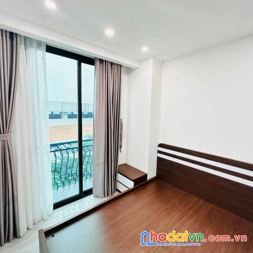 Bán nhà kim giang. hoàng mai. 7 tầng thang máy. ô tô. dt 65m2. mt 5.2m. giá 22.4 tỷ.