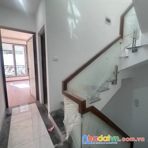 Bán nhà tô vĩnh diện. thanh xuân. thang máy. ô tô. dt 50m2. mt 4.6m. giá 19.7 tỷ.