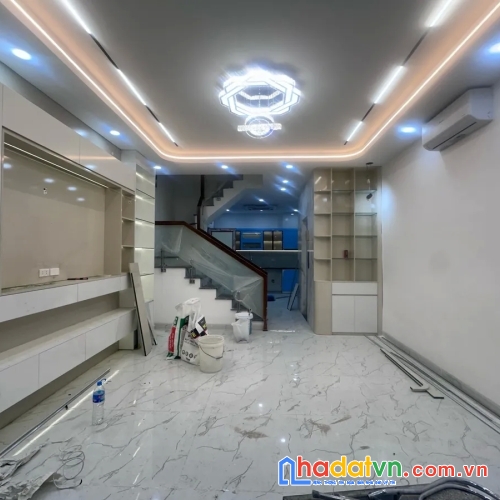 Bán nhà tô vĩnh diện. thanh xuân. thang máy. ô tô. dt 50m2. mt 4.6m. giá 19.7 tỷ.