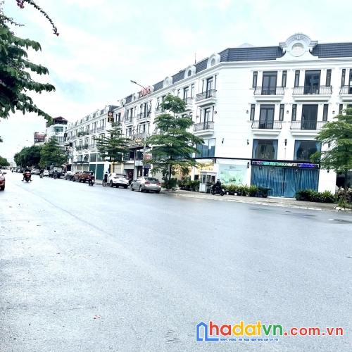 Cho thuê nhà nguyên căn,mbkd 180m2 6 tầng 1 tum trung tâm trâu quỳ/gia lâm,3 mặt tiền đường