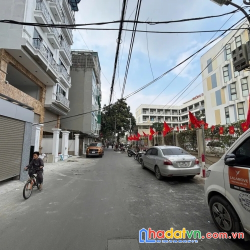 Bán nhà khương hạ. thanh xuân. 8 tầng thang máy. ô tô. dt 62m2. mt 4.3m. giá 29.7 tỷ. 
