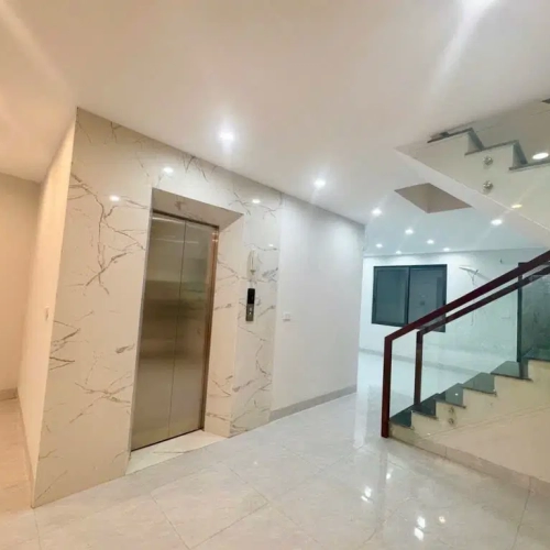 Bán nhà tân mai. hoàng mai. 5 tầng thang máy. ô tô. dt 69m2. mt 5.2m. giá 16.8 tỷ.