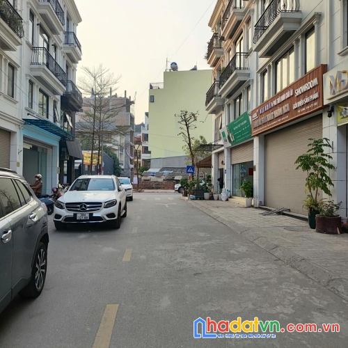 Cho thuê tòa nhà vp vừa ở vừa cho thuê lô góc 120m2 trâu quỳ/gia lâm 5 tầng đường 22m