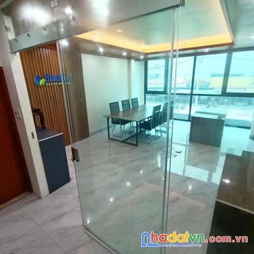 Cho thuê tòa nhà vp vừa ở vừa cho thuê lô góc 120m2 trâu quỳ/gia lâm 5 tầng đường 22m