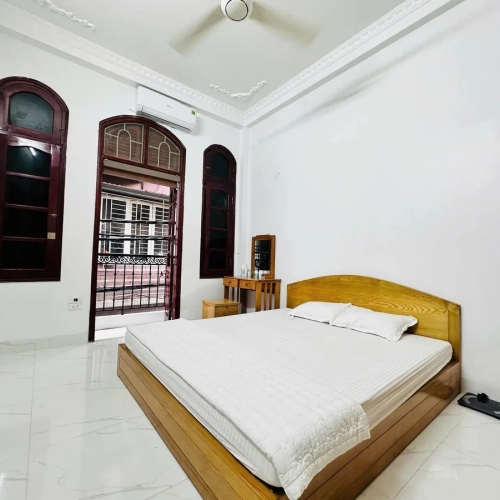 Bán nhà xuân thủy. cầu giấy. lô góc. dt 42m2. mt 3.5m. 4 tầng. giá 13.7 tỷ