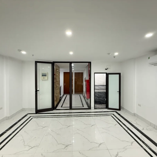 Bán nhà chùa láng. đống đa. 10 tầng thang máy. ô tô. dt 102m2. mt 5.5m. giá 53.6 tỷ