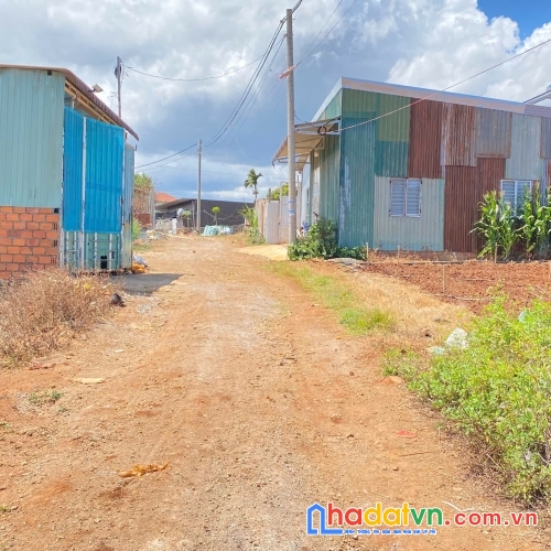 Đất hẻm gần cafe ngọc ngân bên sông, trung tâm đức trọng, lâm đồng