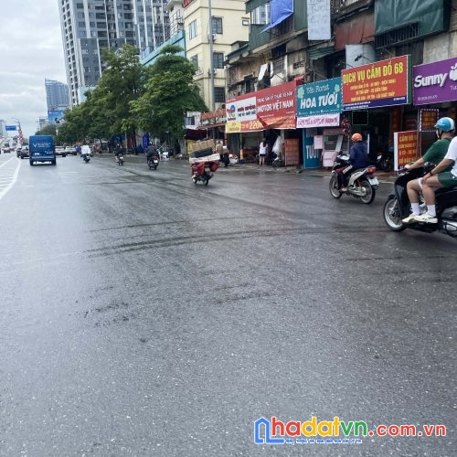 Cho thuê nhà 3 tầng thang máy mặt phố thành trung,trâu quỳ 55m2 mt4m đường 30m