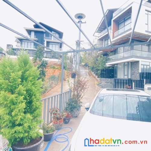 Bán căn nhà kinh doanh mới xây xong, gần làng hoa vạn thành, f5, đà lạt