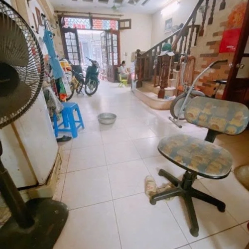 Bán nhà đường cầu giấy. cầu giấy. dt 85m2. mt 5m. 4 tầng. giá 19.4 tỷ