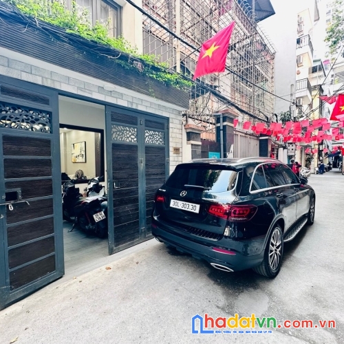 Bán nhà tân mai. hoàng mai. 5 tầng thang máy. ô tô. dt 74m2. mt 3.7m. giá 22.4 tỷ.