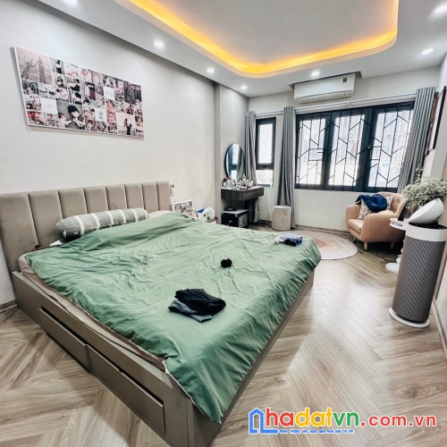 Bán nhà tân mai. hoàng mai. 5 tầng thang máy. ô tô. dt 74m2. mt 3.7m. giá 22.4 tỷ.