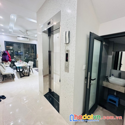 Bán nhà tân mai. hoàng mai. 5 tầng thang máy. ô tô. dt 74m2. mt 3.7m. giá 22.4 tỷ.