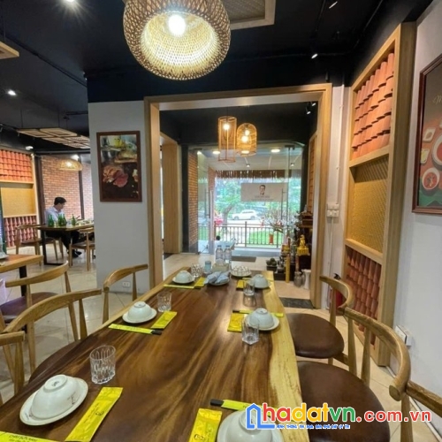 Bán nhà mặt phố trần kim xuyến. cầu giấy. ô tô. vỉa hè. dt 153m2. mt 8.7m. giá 115 tỷ.