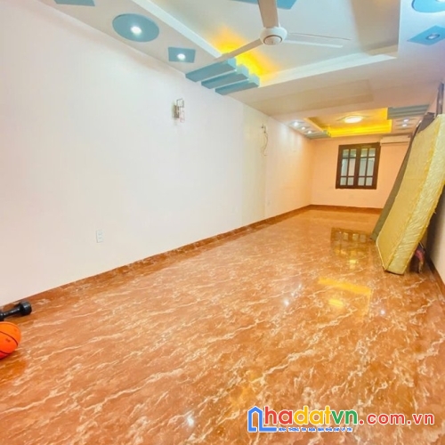 Bán nhà thái thịnh. đống đa. dt 58m2. mt 4m. 4 tầng. giá 13.4 tỷ.