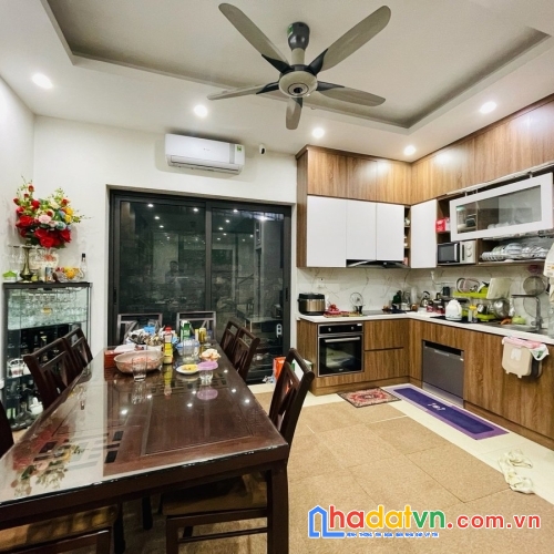 Bán nhà bùi xương trạch. thanh xuân. ô tô. vỉa hè. dt 69m2. mt 5m. 4 tầng. giá 25.6 tỷ.