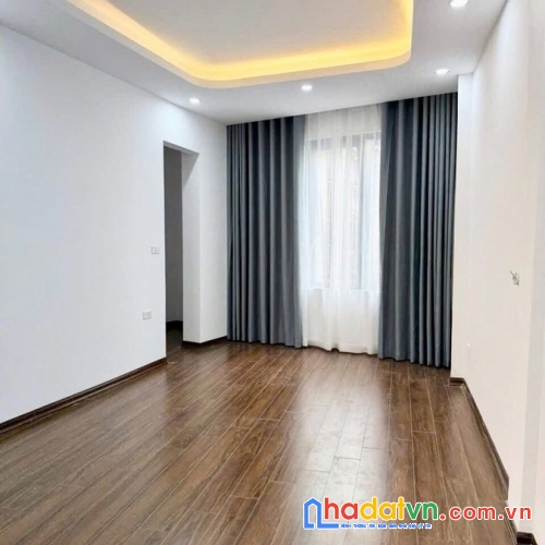 Bán nhà chợ khâm thiên. đống đa. 6 tầng thang máy. lô góc. dt 32m2. mt 3.8m. giá 9.87 tỷ.