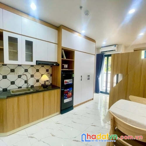 Bán nhà thịnh quang. đống đa. 6 tầng thang máy. dt 500m2. mt 4m. giá 14.1 tỷ.