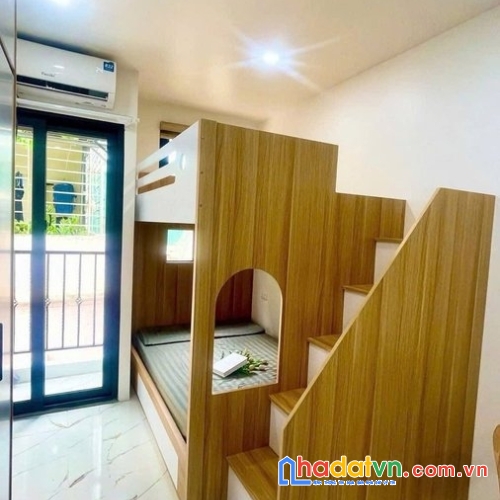 Bán nhà thịnh quang. đống đa. 6 tầng thang máy. dt 500m2. mt 4m. giá 14.1 tỷ.