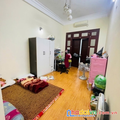 Bán nhà vạn phúc. ba đình. ô tô. dt 30m2. mt 3.5m. 4 tầng. giá 10.4 tỷ.