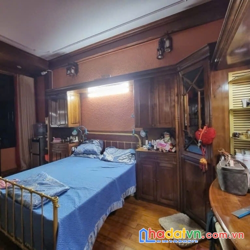 Bán nhà trần quốc hoàn. cầu giấy. ô tô. vỉa hè. dt 50m2. mt 4.2m. 6 tầng. giá 21.9 tỷ.