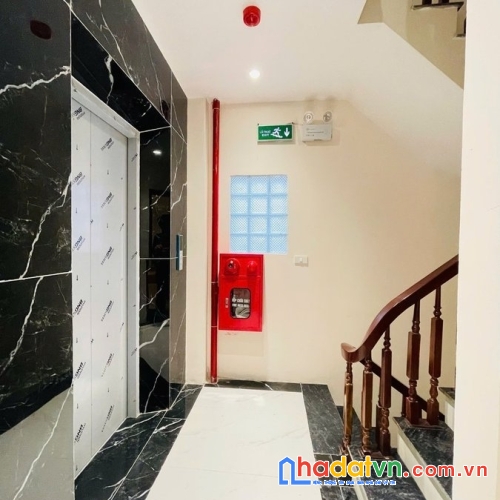 Bán nhà minh khai. hai bà trưng. 6 tầng thang máy. dt 70m2. mt 6.9m. giá 16.8 tỷ.