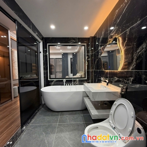Bán nhà bồ đề 15 tỷ, 50m2 x 6 tầng thang máy, ô tô tránh